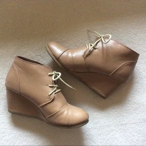 Tan Wedges